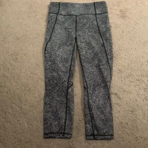 Lululemon training 23” 2 pockets